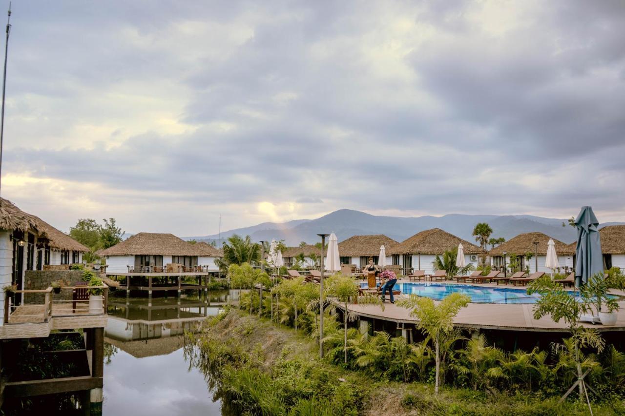 Good Time Relax Resort Kampot Buitenkant foto